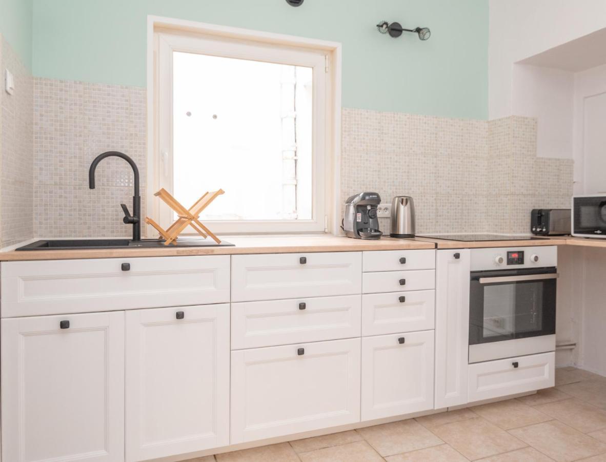 Appartement Cosy Au Centre Ville Avec Garage Шалон-сюр-Сон Екстериор снимка